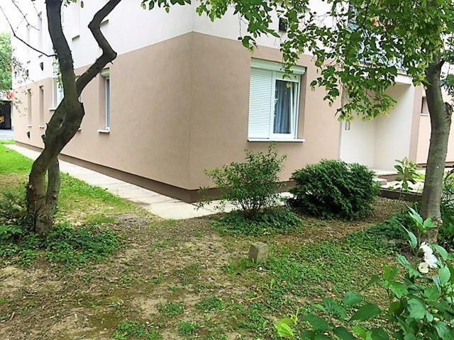 Miracle Apartman Sarvar Apartment Екстериор снимка