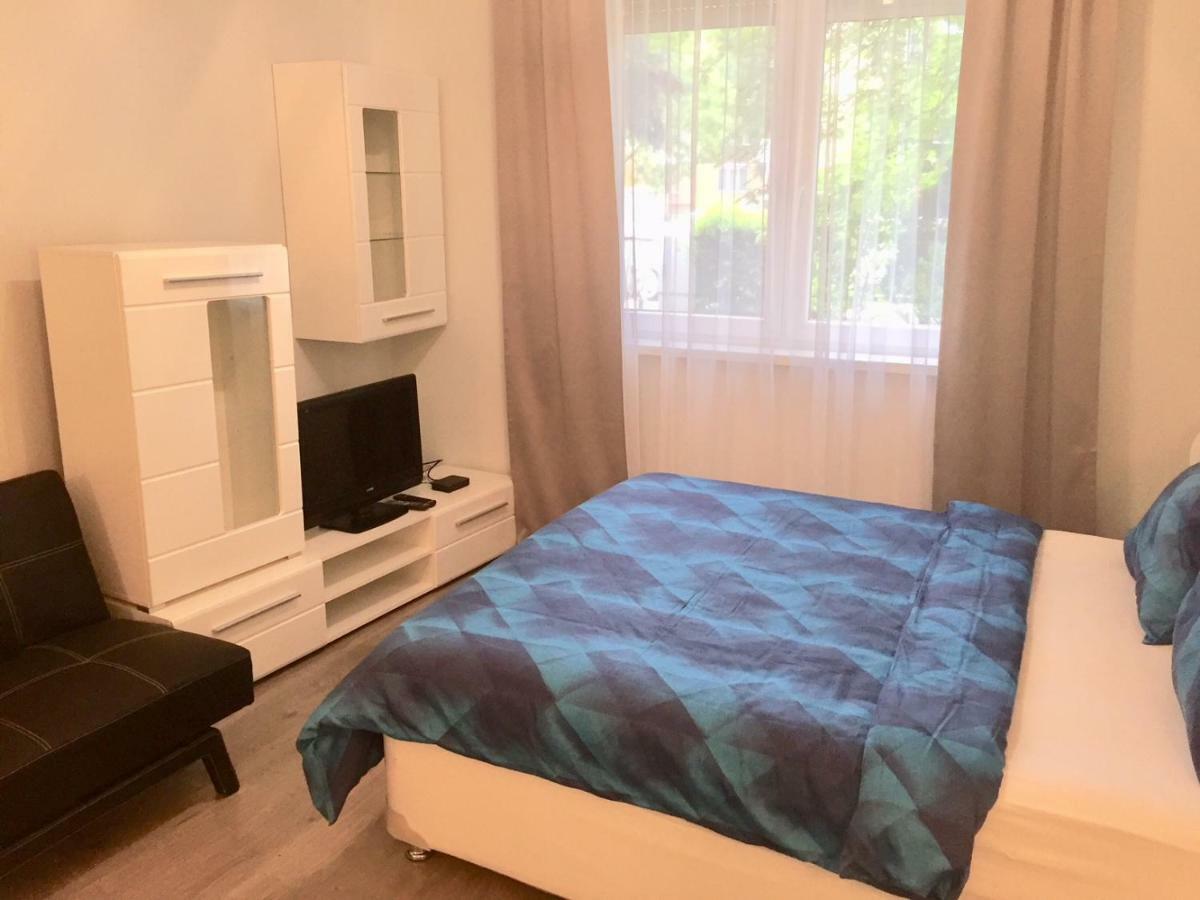 Miracle Apartman Sarvar Apartment Екстериор снимка